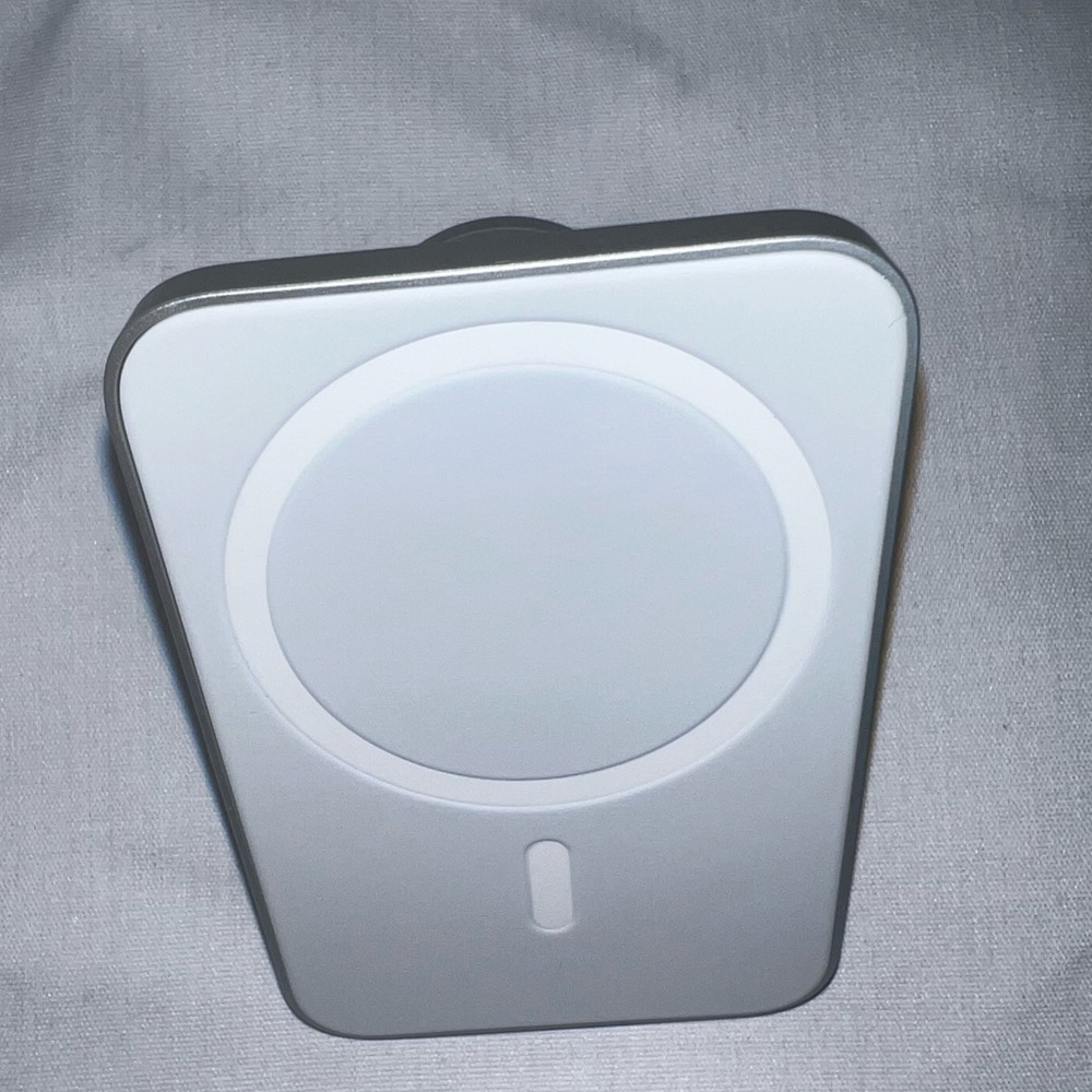 Belkin Magnetic Car Vent Mount PRO with MagSafe